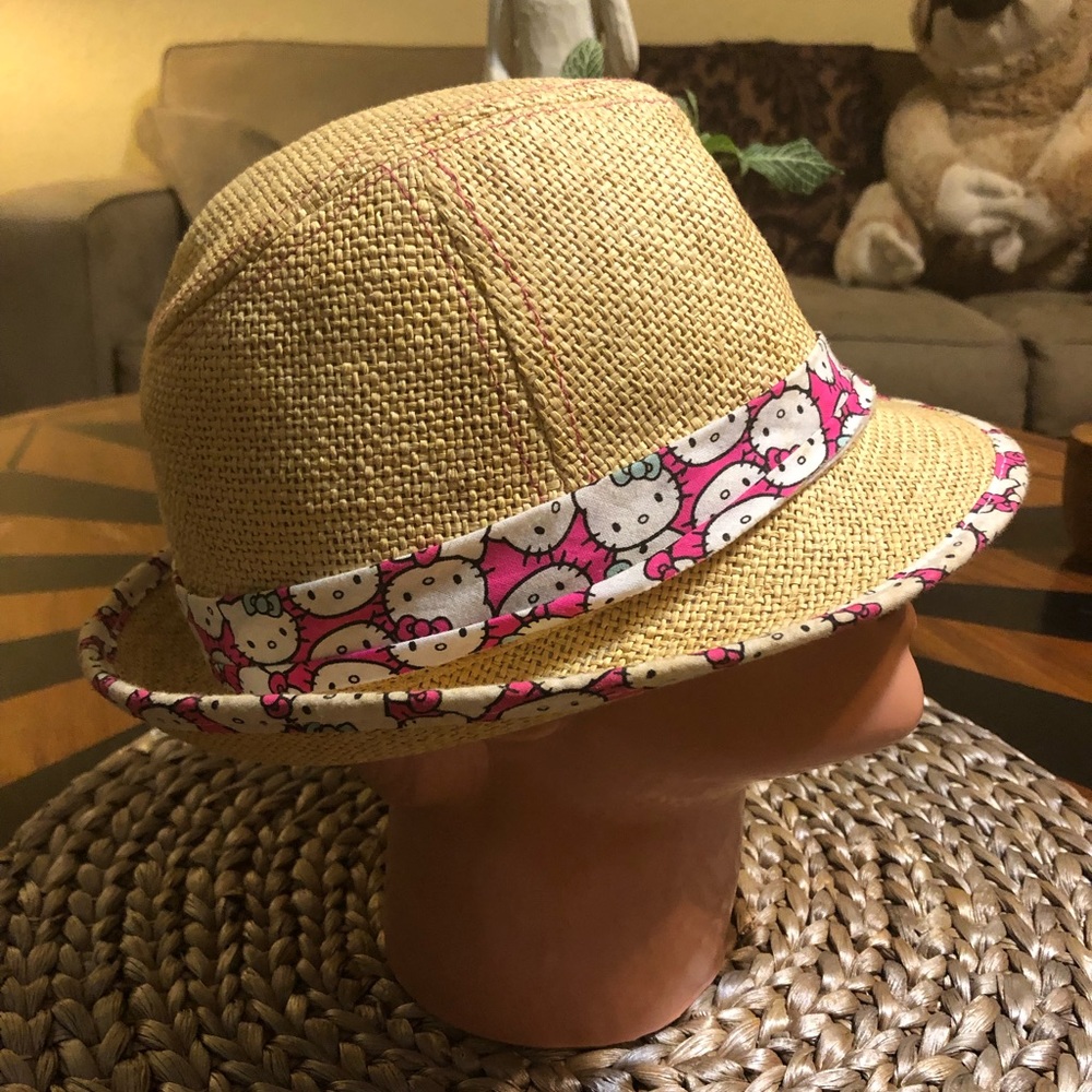 HELLO KITTY ❤️ Fedora Hat in Size Medium/Large! SO CUTE!!
